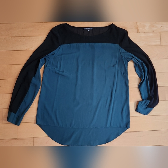 W118 Walter Baker long sleeve blk & green flowy blouse in size S - Picture 7 of 10